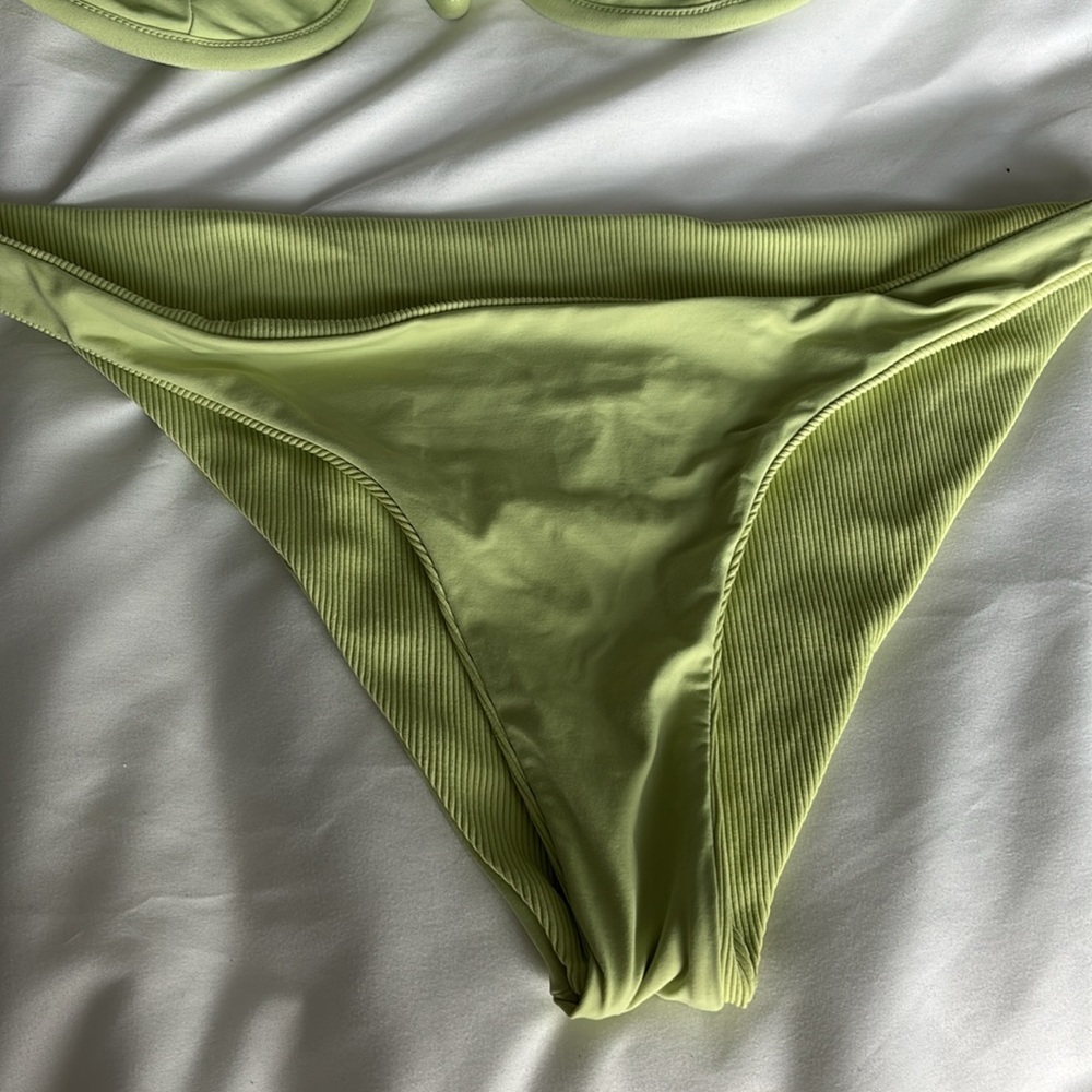 L*SPACE Nico Top and Low Rise Bottoms Lime Bikini Set - Picture 8 of 11